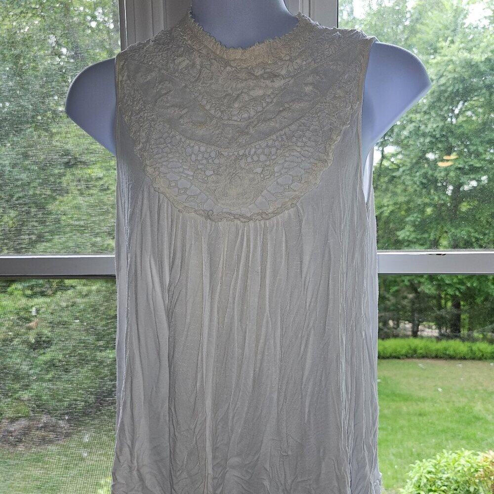 Suzanne Betro XXL White Sleeveless Shirt with crochet bib and trim
